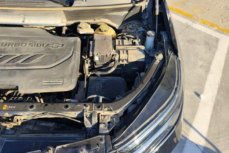 Used Chevrolet Equinox 2022 Mild Hybrid 550T RS Four-Wheel Drive Intelligent Guardian Edition Engine Bay Left