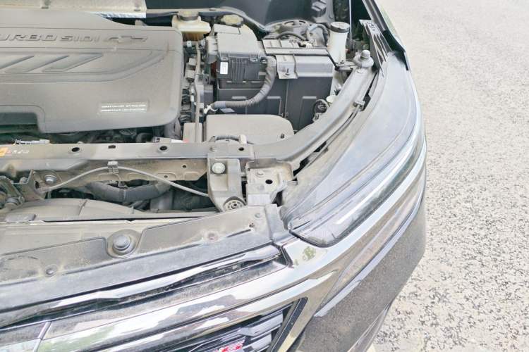 Used Chevrolet Equinox 2022 Mild Hybrid 550T RS Smart Boundary-Setting Edition Engine Bay Left