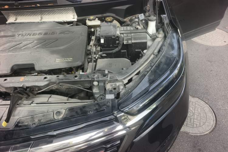 Used Chevrolet Equinox 2022 Light Hybrid 550T RS All-Wheel-Drive Smart Boundary Edition Engine Bay Left
