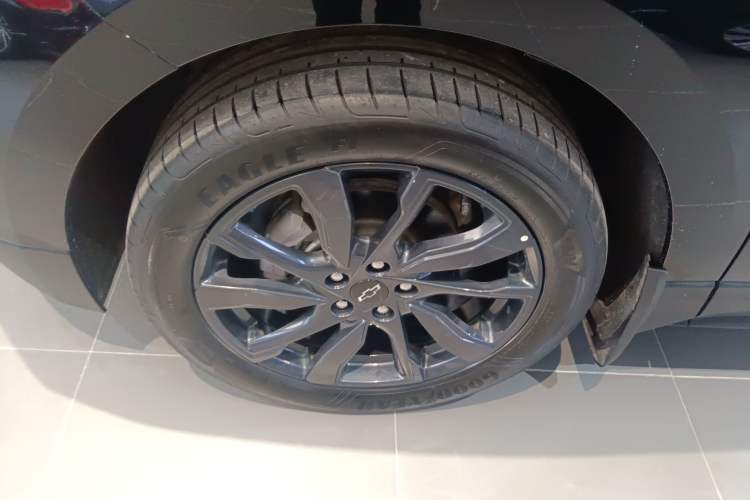 Used Chevrolet Equinox 2022 Light Hybrid 550T RS All-Wheel-Drive Smart Boundary Edition Exterior 4