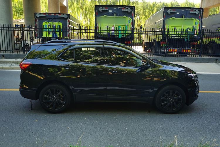 Used Chevrolet Equinox 2022 Light Hybrid 550T RS All-Wheel-Drive Smart Boundary Edition Exterior 9