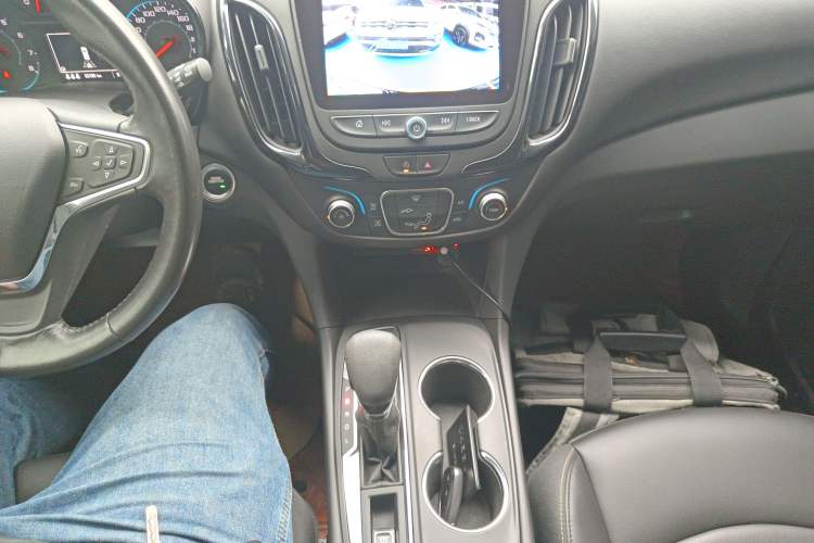 Used Chevrolet Equinox 2022 535T Chijie Edition Gear Lever