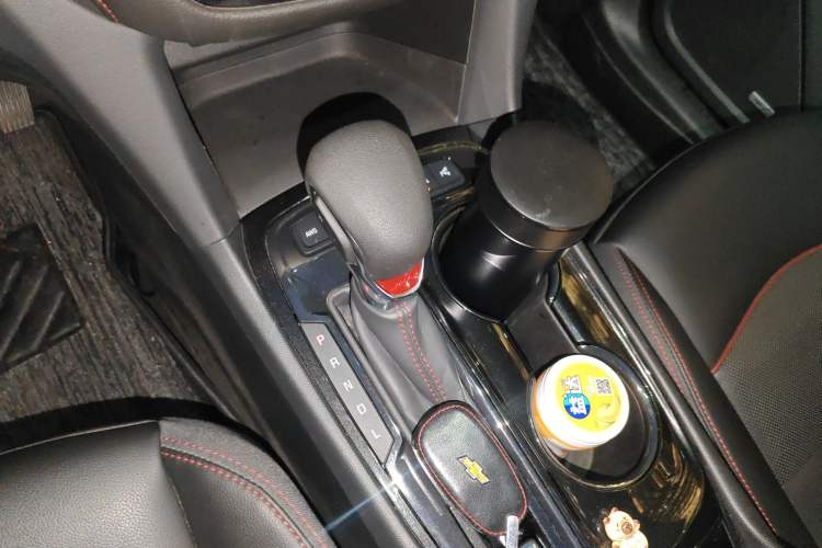 Used Chevrolet Equinox 2022 Mild Hybrid 550T RS Four-Wheel Drive Intelligent Guardian Edition Gear Lever