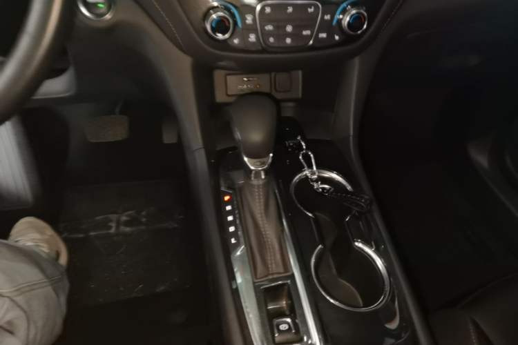 Used Chevrolet Equinox 2022 535T YuJie Edition Gear Lever
