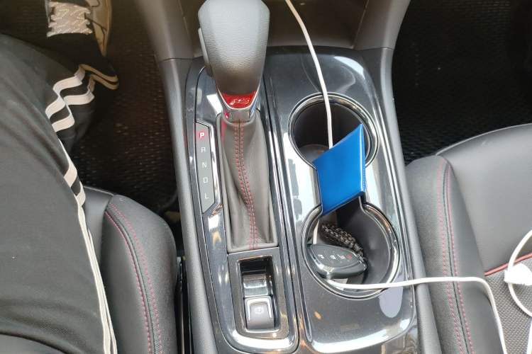Used Chevrolet Equinox 2022 Mild Hybrid 550T RS Smart Boundary-Setting Edition Gear Lever