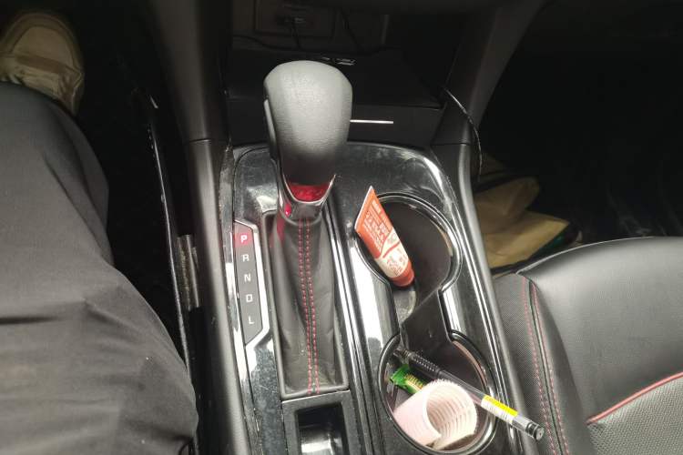Used Chevrolet Equinox 2022 Mild Hybrid 550T RS Smart Boundary-Setting Edition Gear Lever