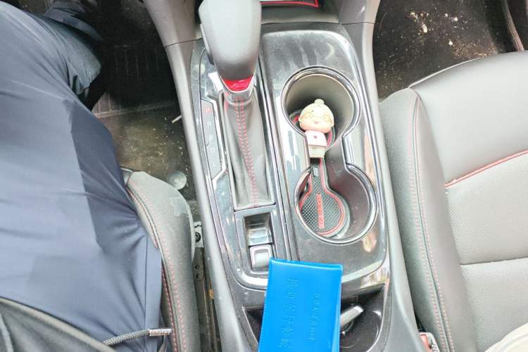 Used Chevrolet Equinox 2022 Mild Hybrid 550T RS Smart Boundary-Setting Edition Gear Lever