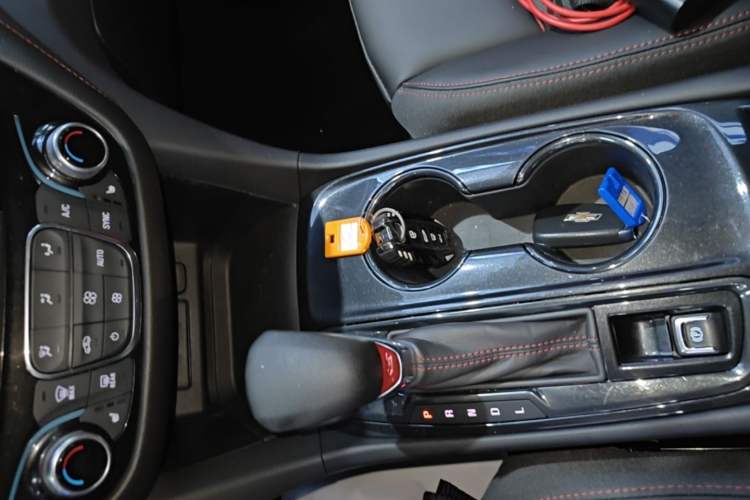 Used Chevrolet Equinox 2022 Mild Hybrid 550T RS Smart Boundary-Setting Edition Gear Lever