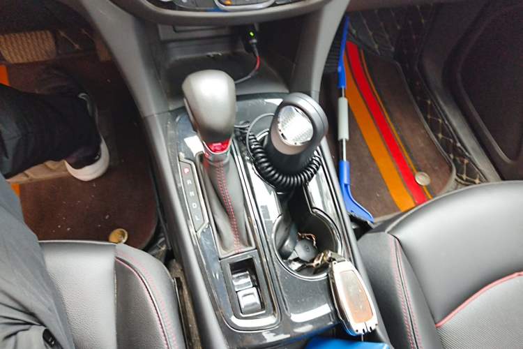 Used Chevrolet Equinox 2022 Mild Hybrid 550T RS Smart Boundary-Setting Edition Gear Lever