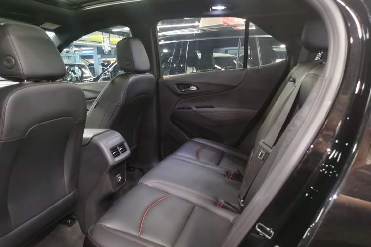 Used Chevrolet Equinox 2022 Mild Hybrid 550T RS Smart Boundary-Setting Edition Interior 1