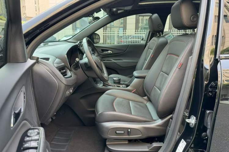 Used Chevrolet Equinox 2022 Light Hybrid 550T RS All-Wheel-Drive Smart Boundary Edition Interior 1