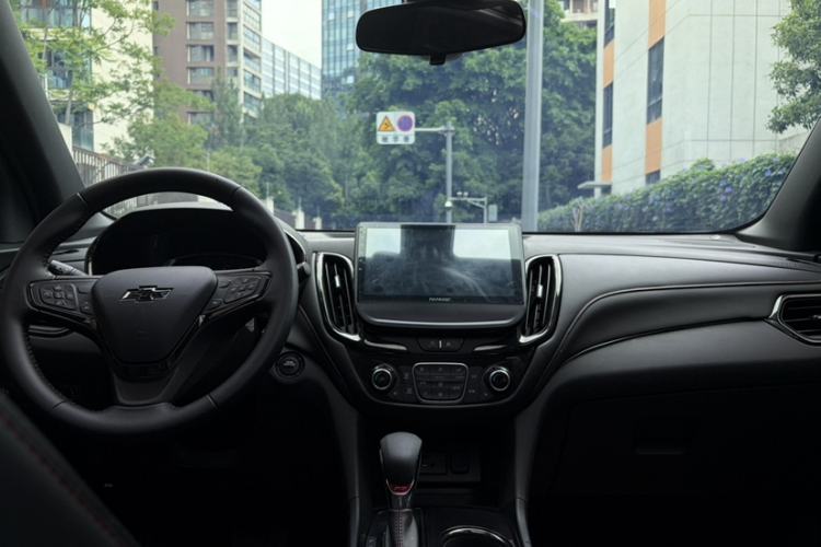 Used Chevrolet Equinox 2022 Mild Hybrid 550T RS Smart Boundary-Setting Edition Interior 1