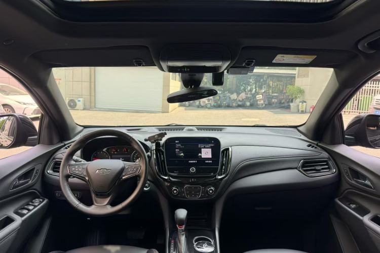 Used Chevrolet Equinox 2022 Light Hybrid 550T RS All-Wheel-Drive Smart Boundary Edition Interior 3