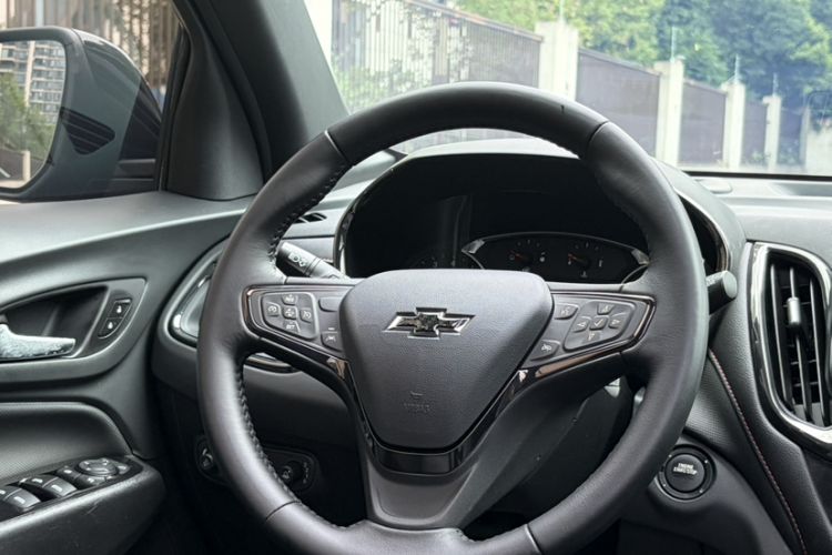 Used Chevrolet Equinox 2022 Mild Hybrid 550T RS Smart Boundary-Setting Edition Interior 6