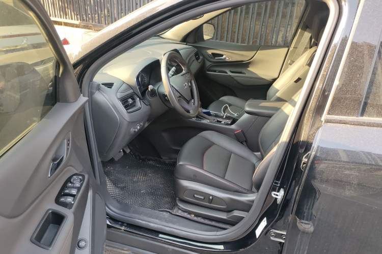 Used Chevrolet Equinox 2022 Mild Hybrid 550T RS Smart Boundary-Setting Edition Left Front Seat