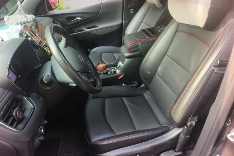 Used Chevrolet Equinox 2022 Light Hybrid 550T RS All-Wheel-Drive Smart Boundary Edition Left Front Seat