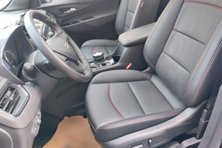 Used Chevrolet Equinox 2022 Light Hybrid 550T RS All-Wheel-Drive Smart Boundary Edition Left Front Seat