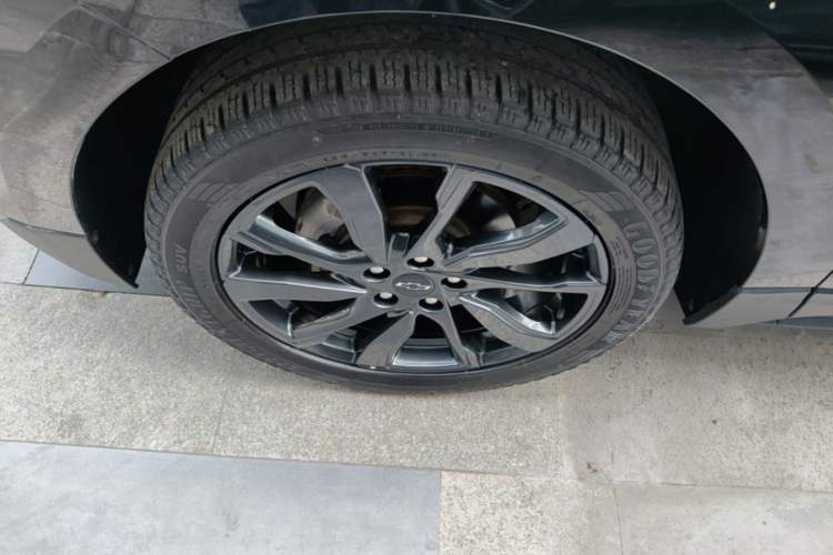 Used Chevrolet Equinox 2022 Light Hybrid 550T RS All-Wheel-Drive Smart Boundary Edition Left Front Wheel Hub