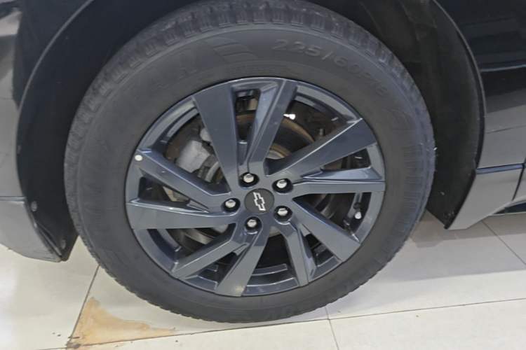 Used Chevrolet Equinox 2022 Mild Hybrid 550T RS Smart Boundary-Setting Edition Left Front Wheel Hub