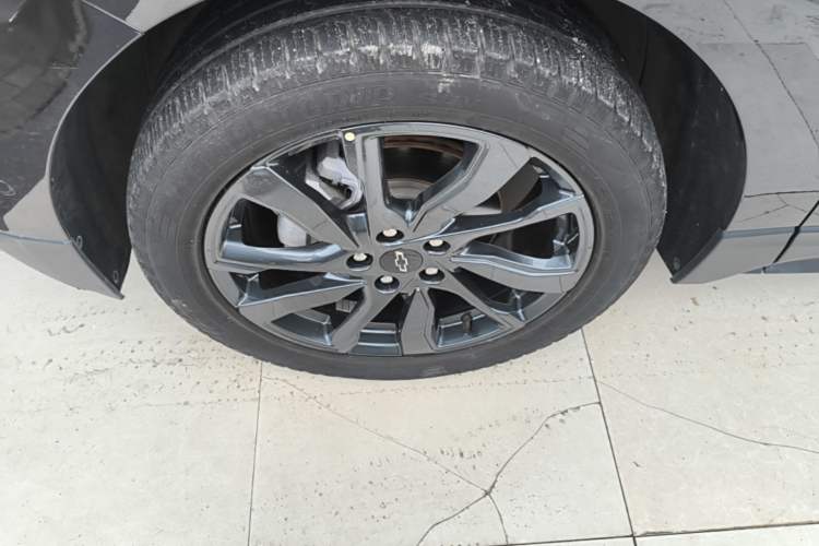 Used Chevrolet Equinox 2022 Mild Hybrid 550T RS Four-Wheel Drive Intelligent Guardian Edition Left Front Wheel Hub