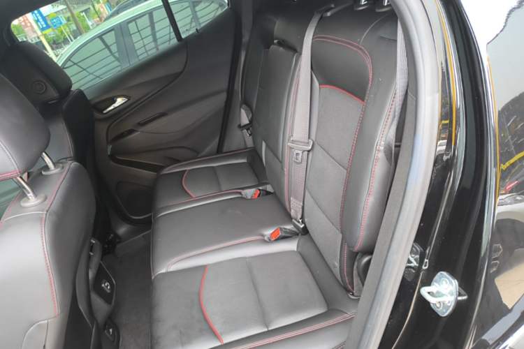 Used Chevrolet Equinox 2022 Mild Hybrid 550T RS Four-Wheel Drive Intelligent Guardian Edition Left Rear Seat