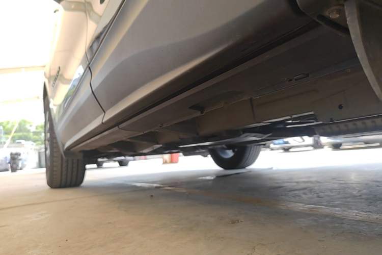 Used Chevrolet Equinox 2022 Mild Hybrid 550T RS Smart Boundary-Setting Edition Left Side Sill