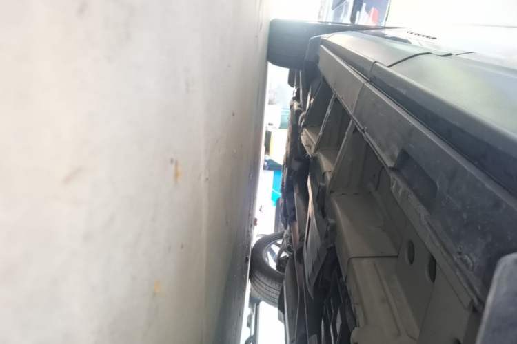 Used Chevrolet Equinox 2022 Light Hybrid 550T RS All-Wheel-Drive Smart Boundary Edition Left Side Sill