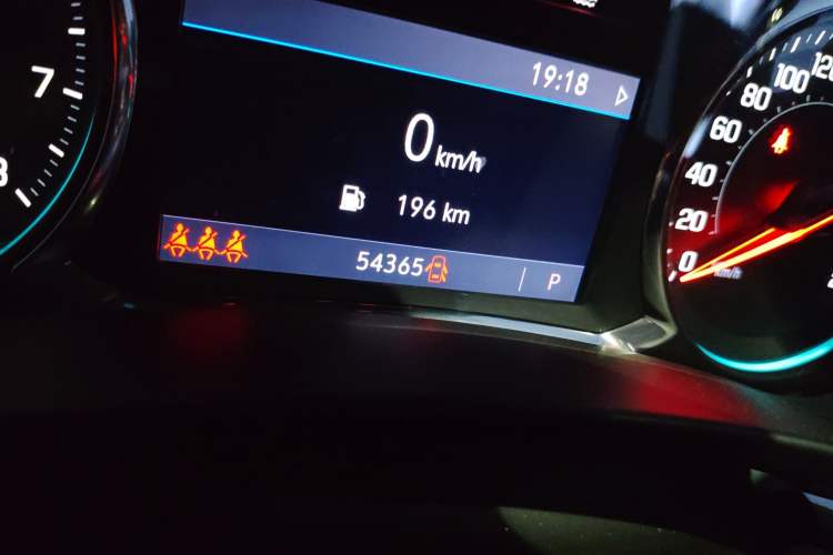 Used Chevrolet Equinox 2022 Mild Hybrid 550T RS Smart Boundary-Setting Edition Odometer Close Up