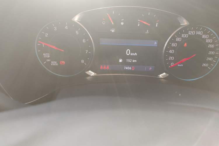 Used Chevrolet Equinox 2022 Mild Hybrid 550T RS Smart Boundary-Setting Edition Odometer Close Up