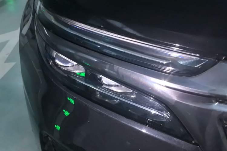 Used Chevrolet Equinox 2022 Mild Hybrid 550T RS Four-Wheel Drive Intelligent Guardian Edition Right Front Headlight