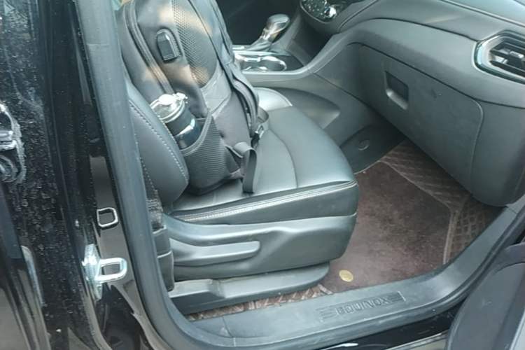 Used Chevrolet Equinox 2022 535T YuJie Edition Right Front Seat
