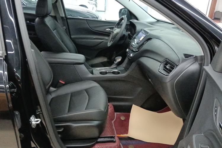 Used Chevrolet Equinox 2022 535T Chijie Edition Right Front Seat