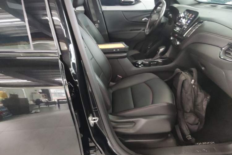 Used Chevrolet Equinox 2022 Mild Hybrid 550T RS Smart Boundary-Setting Edition Right Front Seat