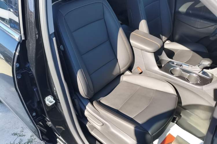 Used Chevrolet Equinox 2022 535T YuJie Edition Right Front Seat