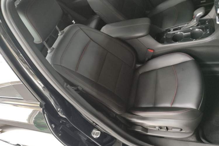 Used Chevrolet Equinox 2022 Mild Hybrid 550T RS Four-Wheel Drive Intelligent Guardian Edition Right Front Seat