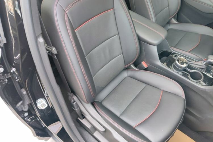 Used Chevrolet Equinox 2022 Light Hybrid 550T RS All-Wheel-Drive Smart Boundary Edition Right Front Seat