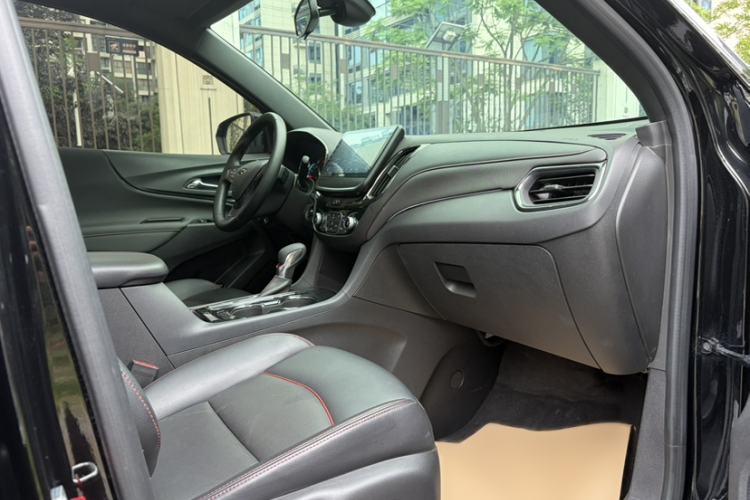 Used Chevrolet Equinox 2022 Mild Hybrid 550T RS Smart Boundary-Setting Edition Right Front Seat