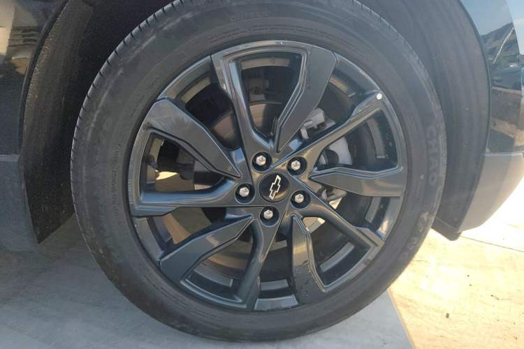 Used Chevrolet Equinox 2022 Mild Hybrid 550T RS Four-Wheel Drive Intelligent Guardian Edition Right Front Wheel Hub