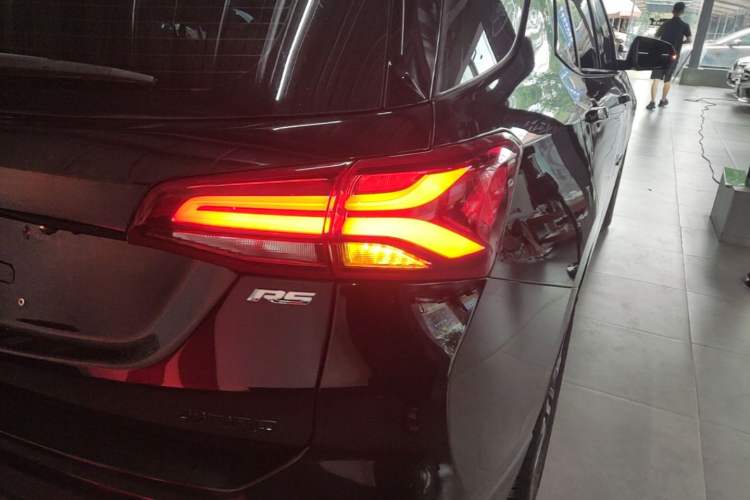 Used Chevrolet Equinox 2022 Mild Hybrid 550T RS Smart Boundary-Setting Edition Right Rear Taillight