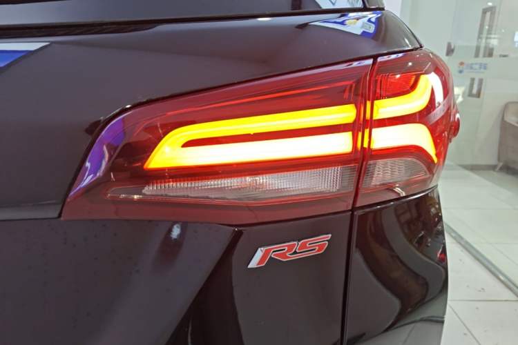 Used Chevrolet Equinox 2022 Mild Hybrid 550T RS Smart Boundary-Setting Edition Right Rear Taillight