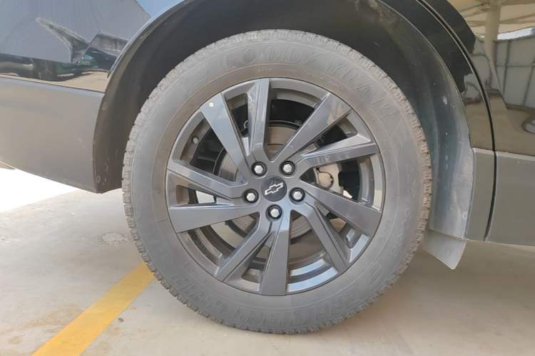 Used Chevrolet Equinox 2022 Mild Hybrid 550T RS Smart Boundary-Setting Edition Right Rear Wheel Hub