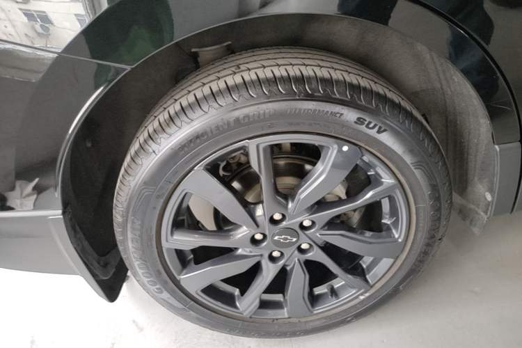 Used Chevrolet Equinox 2022 Mild Hybrid 550T RS Four-Wheel Drive Intelligent Guardian Edition Right Rear Wheel Hub