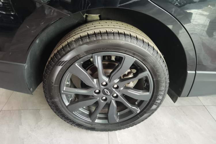 Used Chevrolet Equinox 2022 Mild Hybrid 550T RS Four-Wheel Drive Intelligent Guardian Edition Right Rear Wheel Hub
