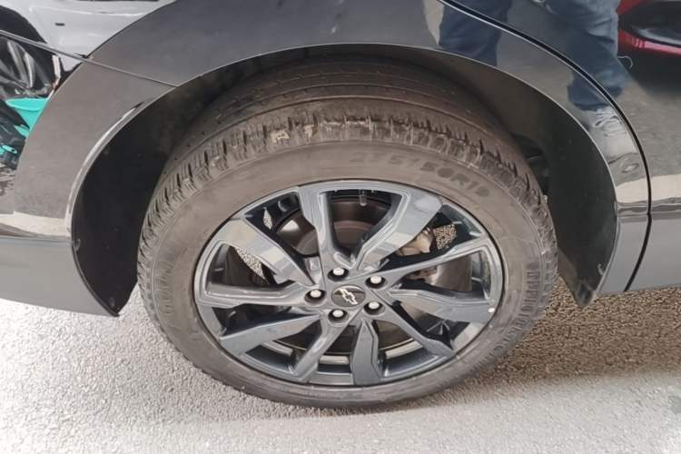 Used Chevrolet Equinox 2022 Mild Hybrid 550T RS Four-Wheel Drive Intelligent Guardian Edition Right Rear Wheel Hub