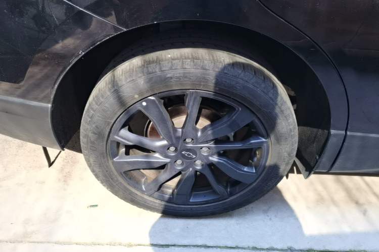 Used Chevrolet Equinox 2022 Light Hybrid 550T RS All-Wheel-Drive Smart Boundary Edition Right Rear Wheel Hub