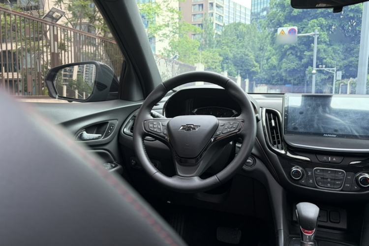 Used Chevrolet Equinox 2022 Mild Hybrid 550T RS Smart Boundary-Setting Edition Steering Wheel