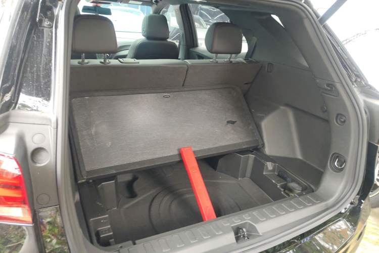 Used Chevrolet Equinox 2022 Mild Hybrid 550T RS Smart Boundary-Setting Edition Trunk