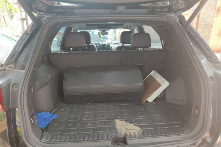 Used Chevrolet Equinox 2022 Mild Hybrid 550T RS Smart Boundary-Setting Edition Trunk