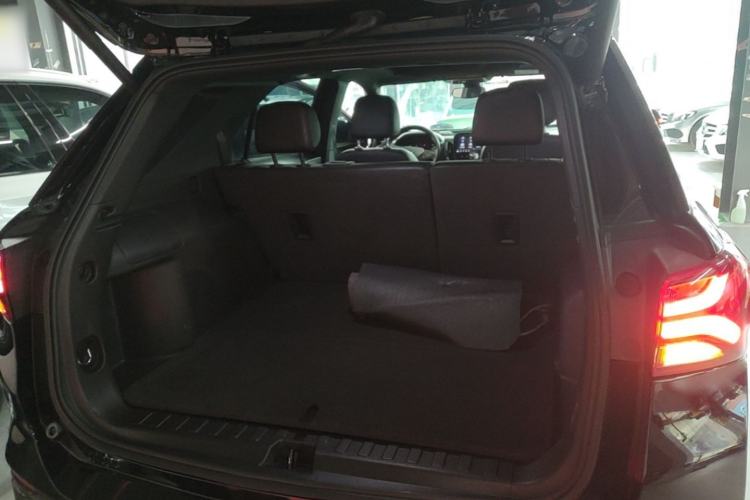 Used Chevrolet Equinox 2022 Mild Hybrid 550T RS Smart Boundary-Setting Edition Trunk
