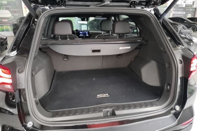 Used Chevrolet Equinox 2022 Mild Hybrid 550T RS Four-Wheel Drive Intelligent Guardian Edition Trunk